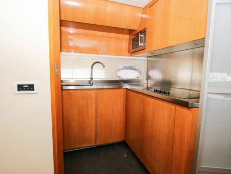 Bathroom of Pershing 56 Enjoy - Yacht in Ibiza