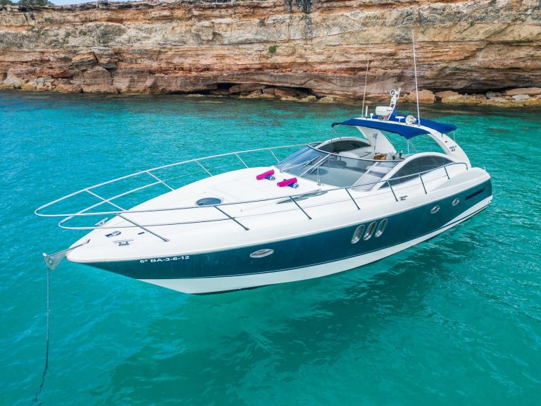 Bow sundeck of Absolut 45 Alexmar - Yacht in Ibiza