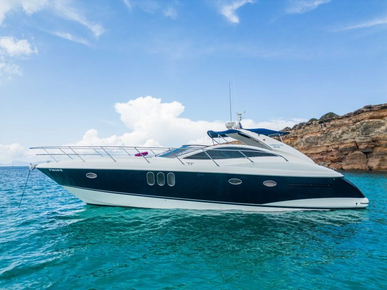 Port view 2 of Absolut 45 Alexmar - Yacht in Ibiza