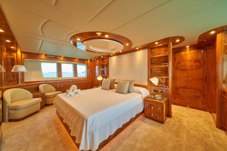 Cabin 4 of Astondoa 102 GLX Kirios - Superyacht in Ibiza