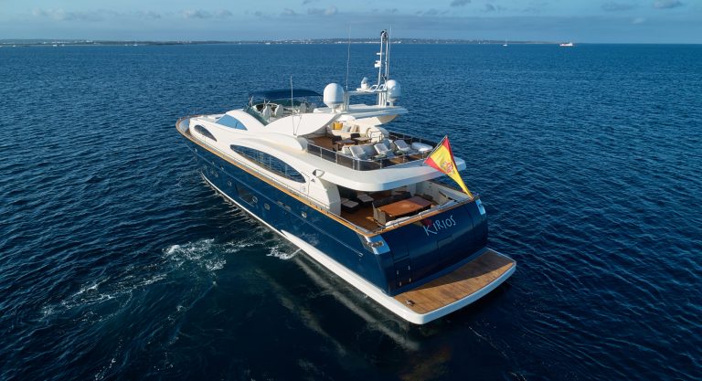 Stern of Astondoa 102 GLX Kirios - Superyacht in Ibiza