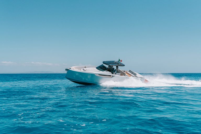 Port view of Cayman 40 Caiman - Yacht in Ibiza