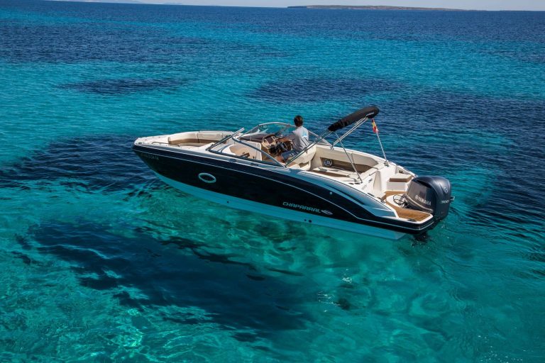Port view 2 of Chaparral 250 Chappy 2 - Motorboat in Ibiza