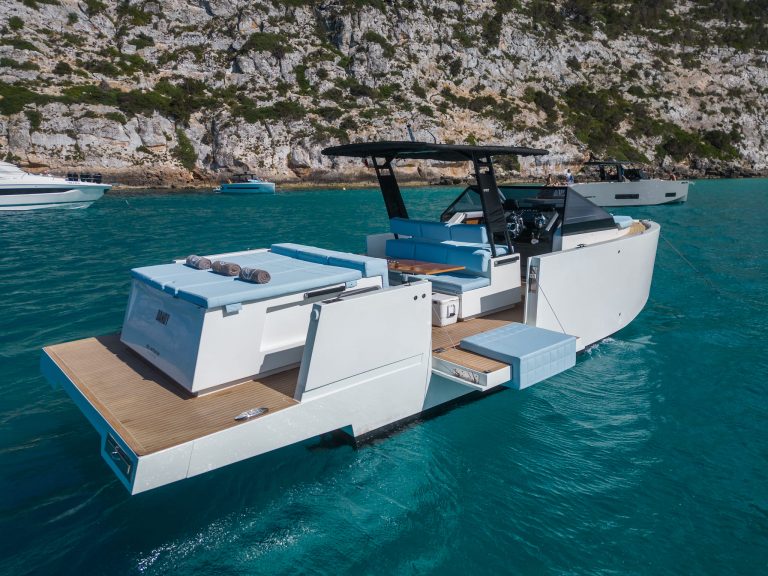 Starboard view of De Antonio D34 Dandy - Yacht in Ibiza