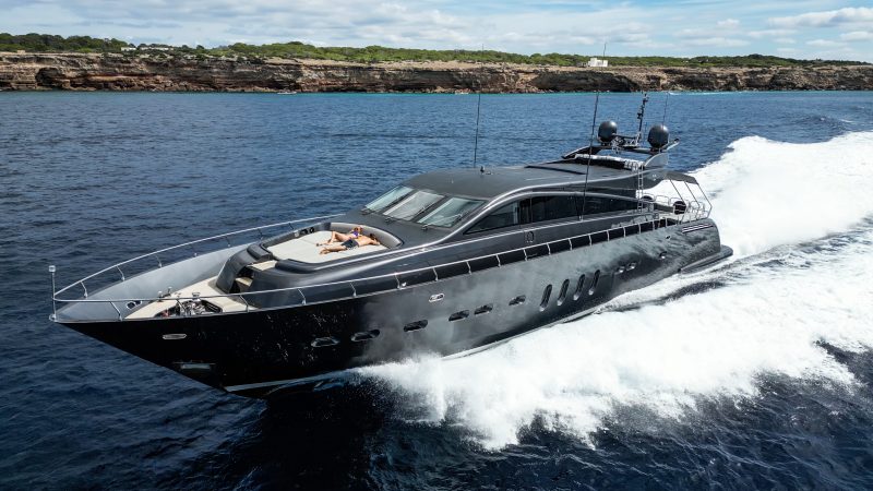 Alquiler rent location llogar mieten barco boat bateau boot ibiza Leopard102DarkKnight