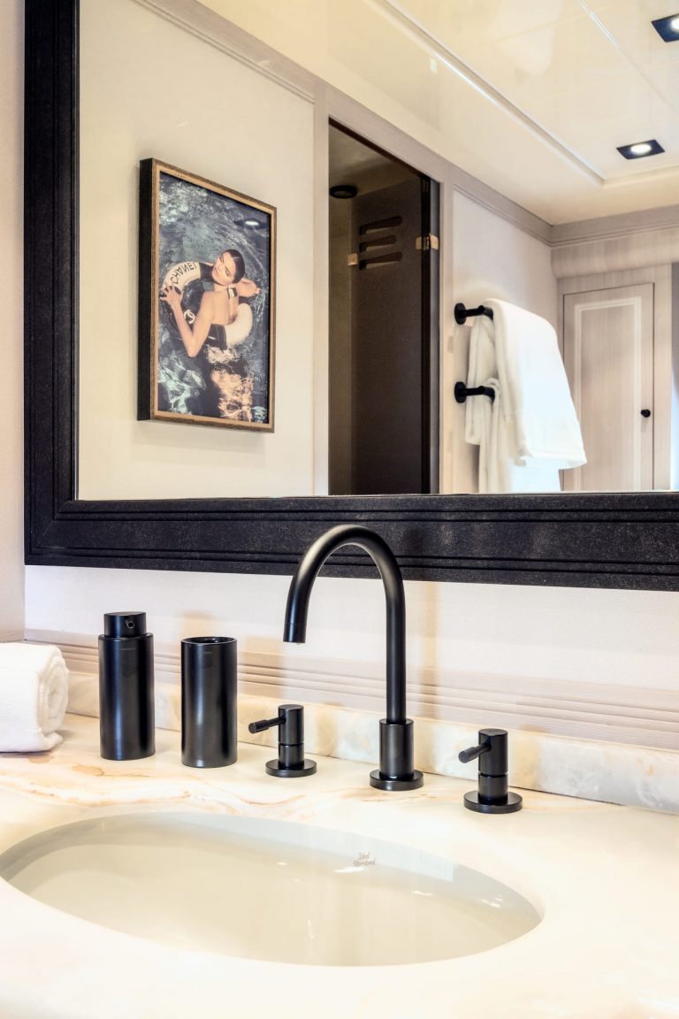 Bathroom 2 of Mangusta 130 Mrs Grey - Superyacht in Ibiza