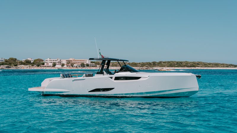 Alquiler rent location llogar mieten barco boat bateau boot ibiza Cayman40Caiman