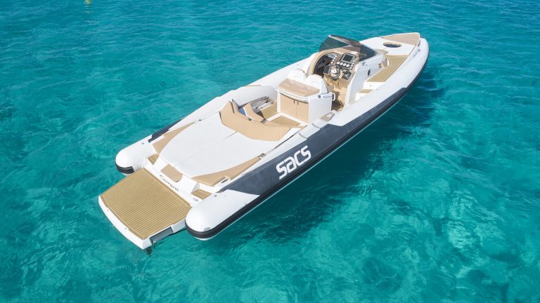 Stern of Sacs 40 Carrera - RIB in Ibiza