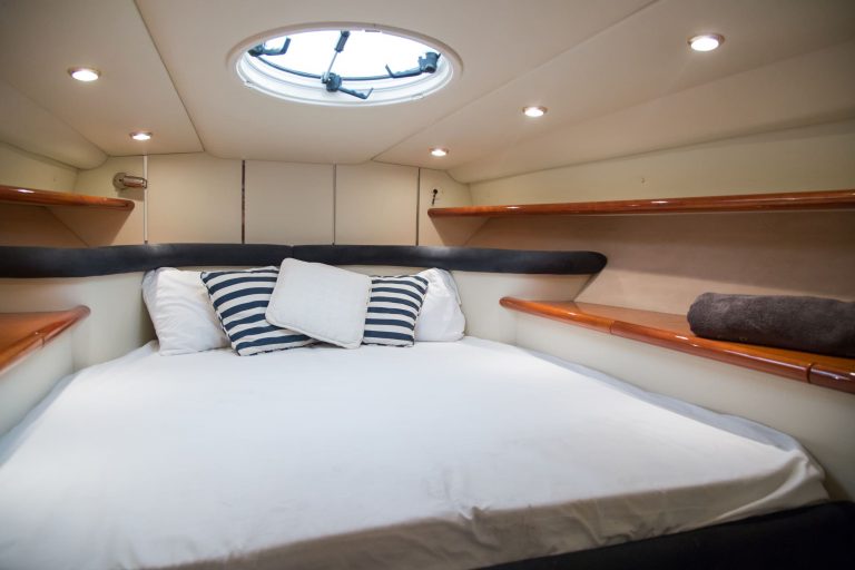 Cabin of Sunseeker Superhawk 48 Watch me - Yacht in Ibiza