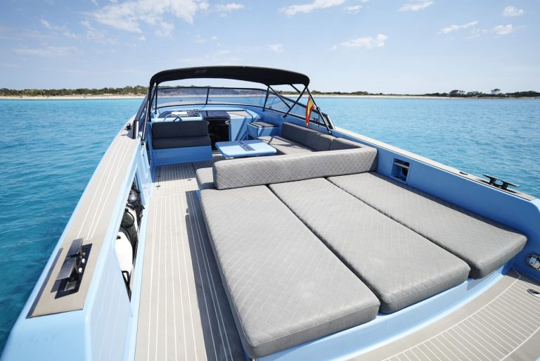Sundeck of Van Dutch 40 Smart Ass - Yacht in Ibiza