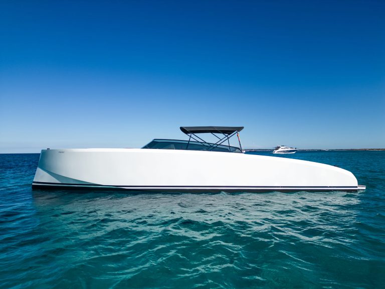 Port view of Vanquish VQ43 Tequila - Yacht in Ibiza