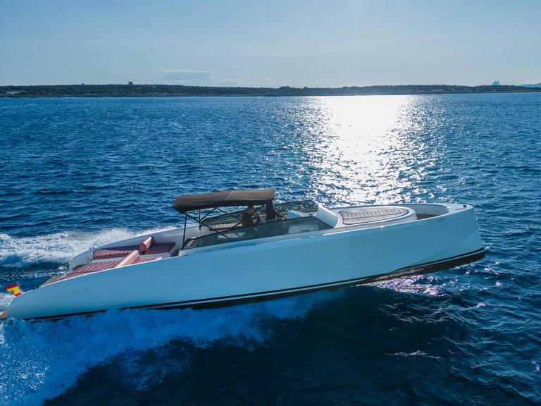 Sailing of Vanquish VQ43 Tequila - Yacht in Ibiza