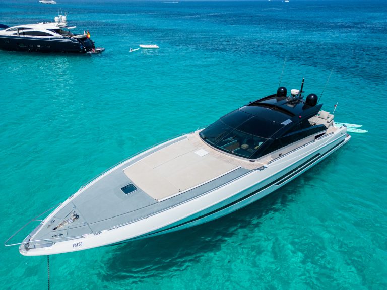 Port view 2 of Baia Italia 70 Chilli - Yacht in Ibiza