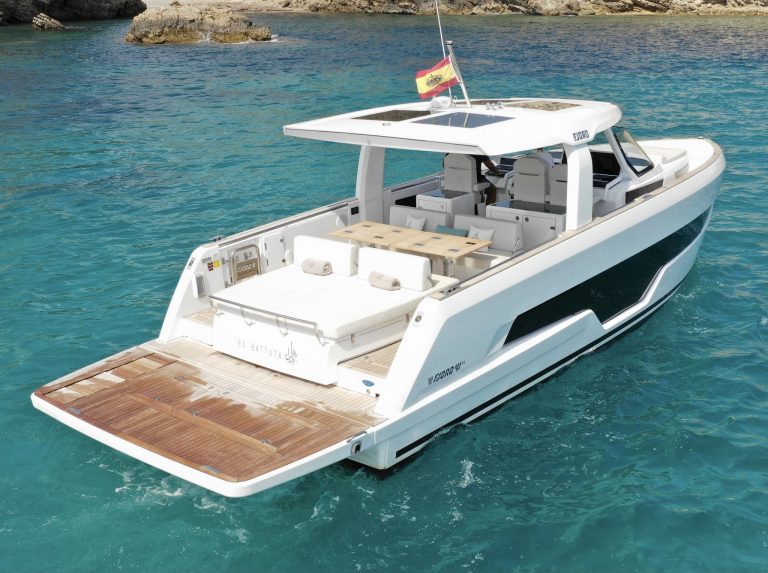 Stern of Fjord 41 XL IBN Battuta - Yacht in Ibiza