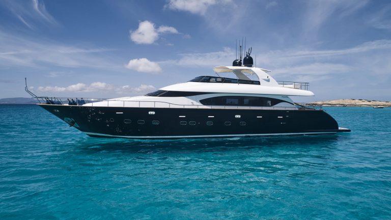 Port view of Maiora 99 Lady KC - Superyacht in Ibiza