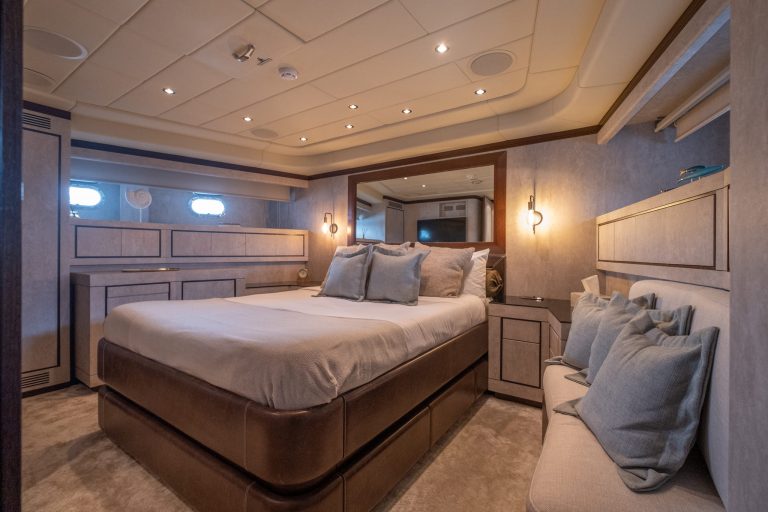 Cabin 2 of Mangusta 92 Drift - Superyacht in Ibiza