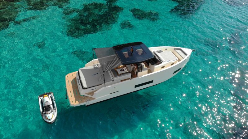 Starboard view of De Antonio D42 Tot suma - Yacht in Ibiza