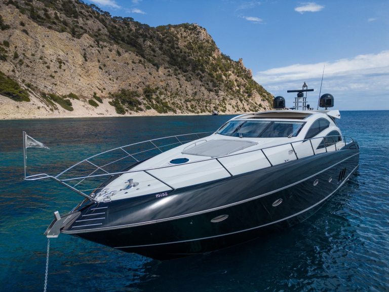 Bow of Sunseeker Predator 62 Shadow - Yacht in Ibiza
