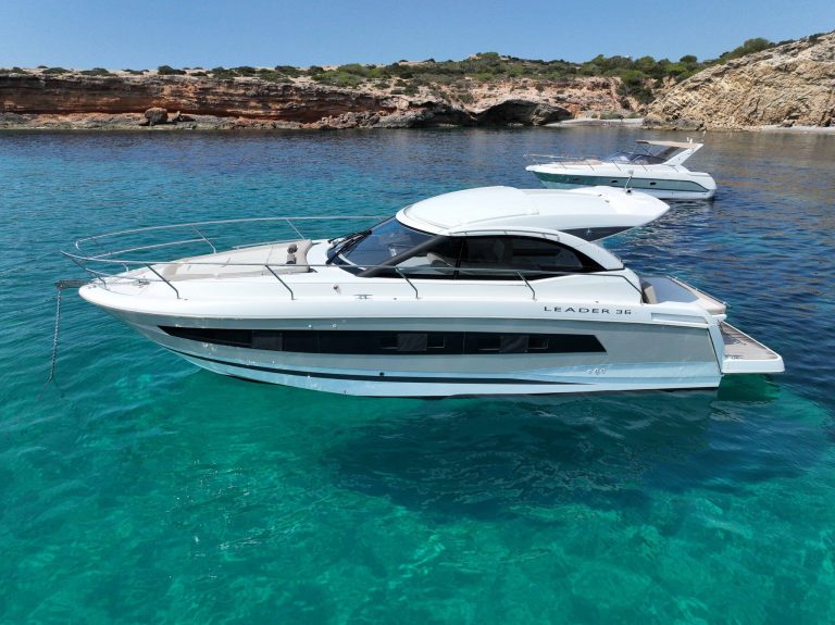 Port view of Jeanneau 36 Fini III - Motorboat in Ibiza
