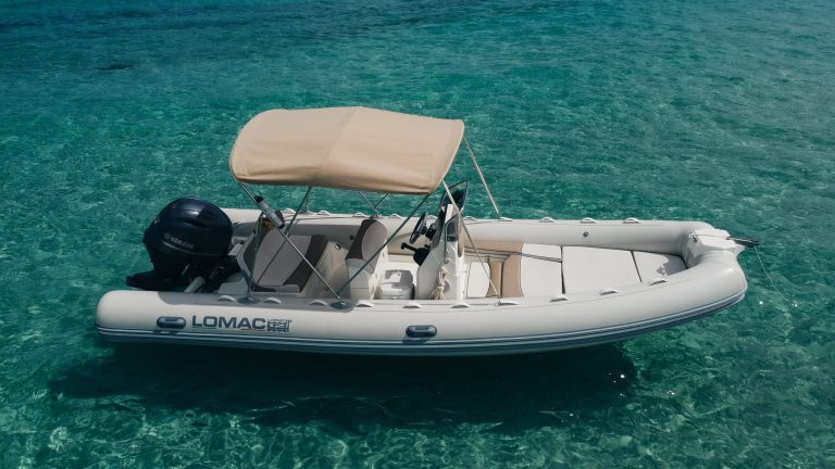 Starboard view of Lomac 600 IN Crema - RIB in Ibiza