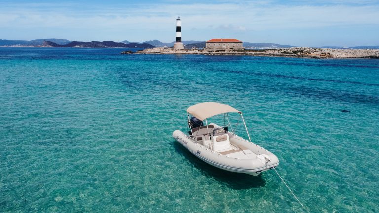 Bow of Lomac 600 IN Crema - RIB in Ibiza