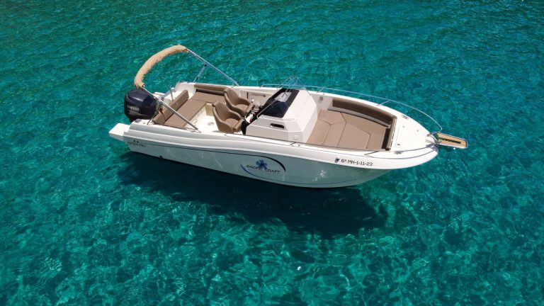 Starboard view 2 of Pacific Craft 750 Paradis - Motorboat in Ibiza