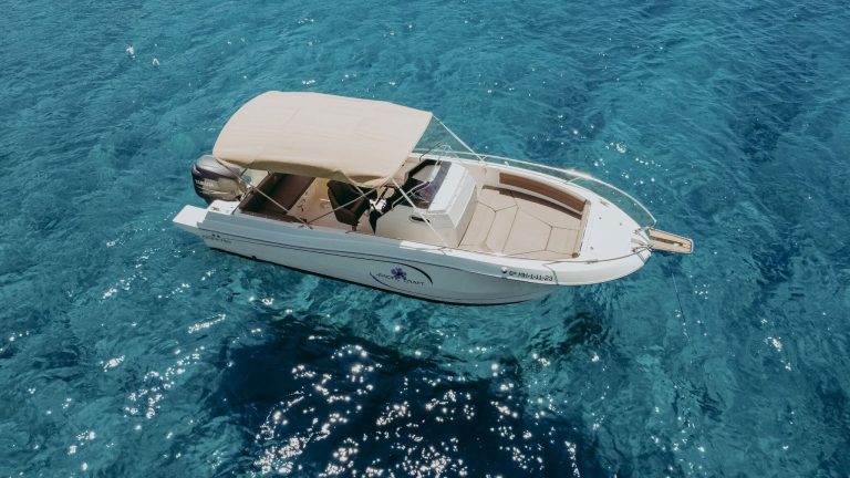 Starboard view of Pacific Craft 750 Paradis - Motorboat in Ibiza
