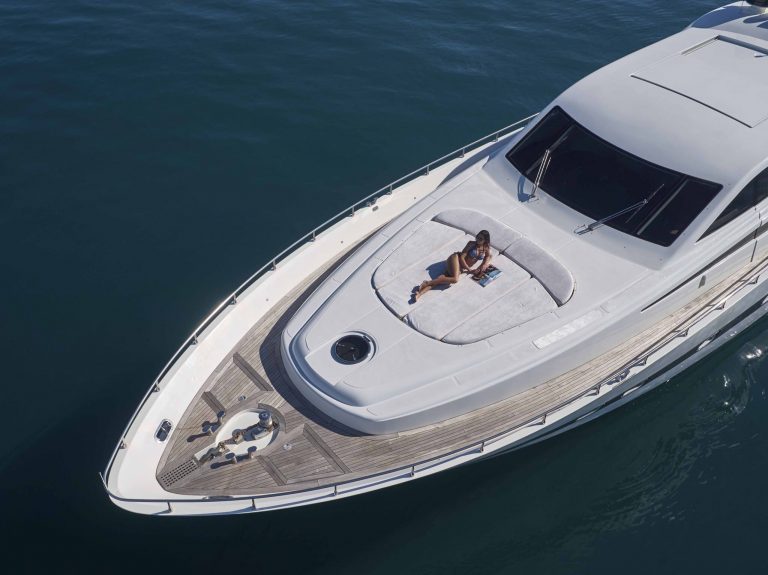 Bow of Alfamarine 78 Nina - Yacht in Ibiza