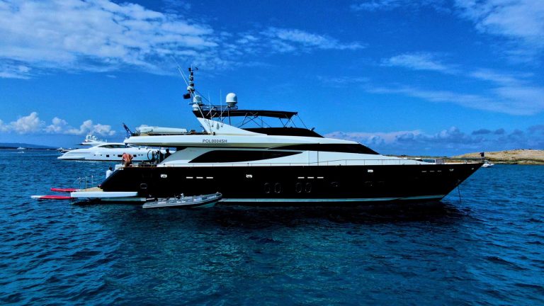 Starboard view 2 of Couach 98 Usoa Bi - Superyacht in Ibiza