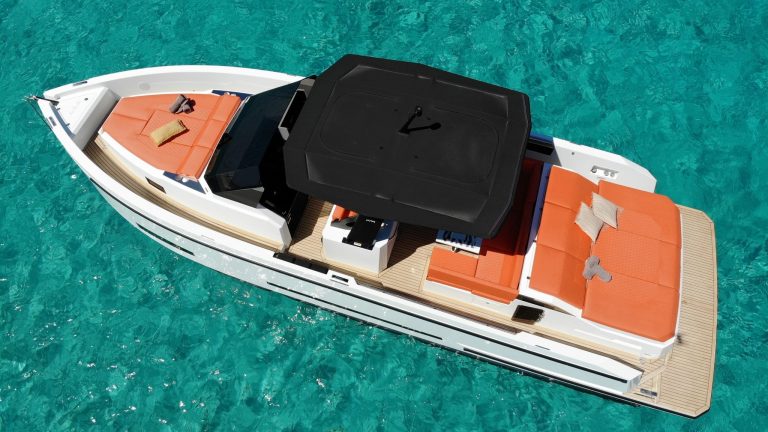 Port view of De Antonio D36 Ikigai - Yacht in Ibiza