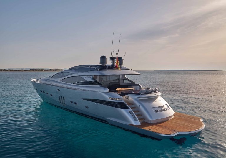 Port view of Pershing 90 Danzas - Superyacht in Ibiza
