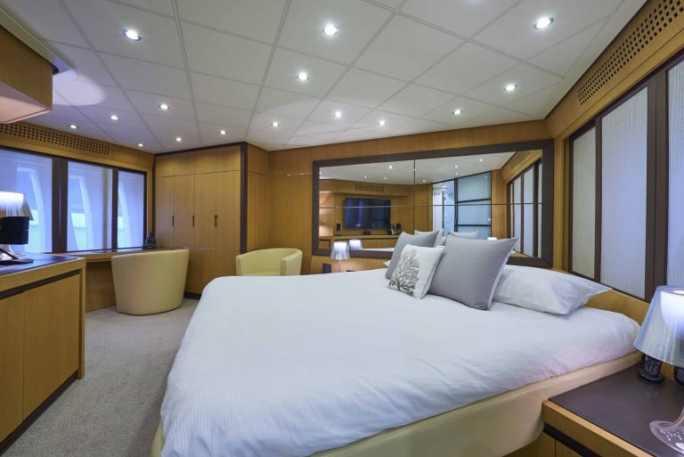 Cabin 2 of Pershing 90 Danzas - Superyacht in Ibiza