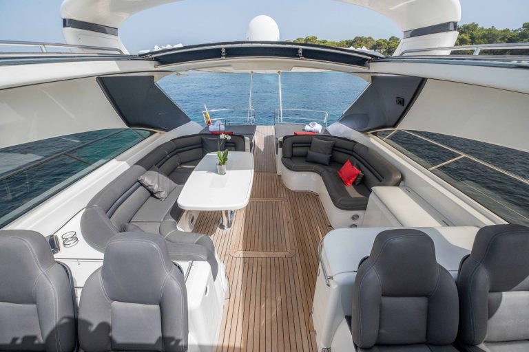 Cockpit of Princess V65 Creta - Yacht in Ibiza