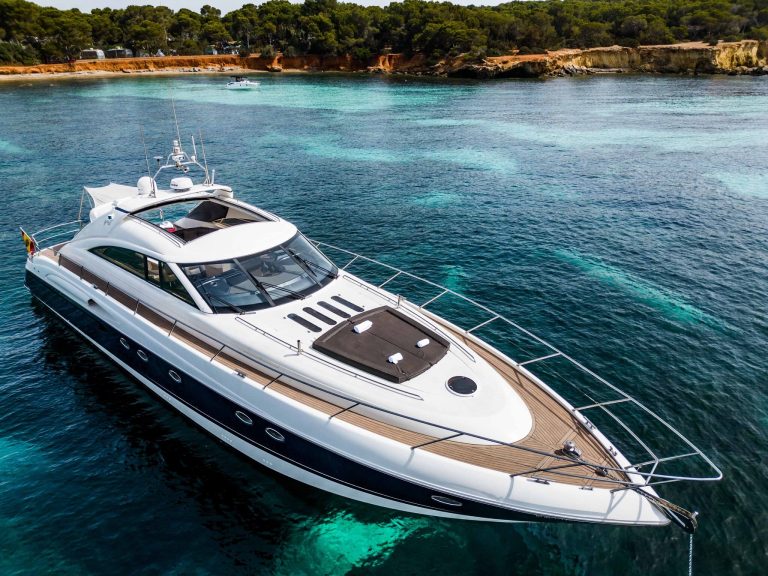 Bow of Princess V65 Creta - Yacht in Ibiza