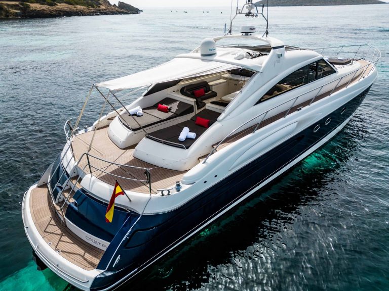 Stern 2 of Princess V65 Creta - Yacht in Ibiza