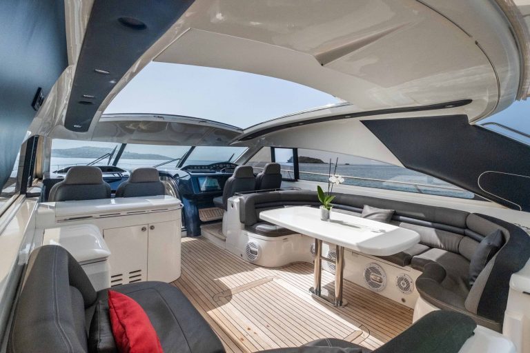 Cockpit 2 of Princess V65 Creta - Yacht in Ibiza