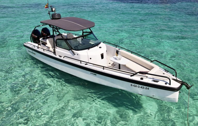 Bow of Axopar Brabus 500 Just cool - Motorboat in Ibiza