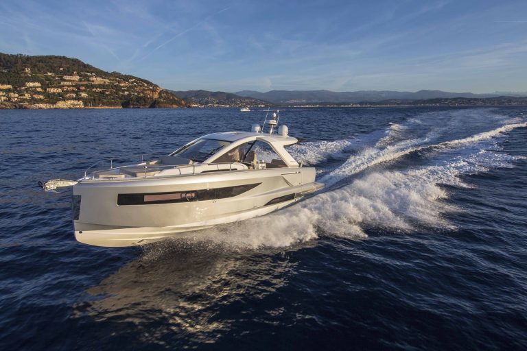 Port view of Jeanneau Db37 Baila - Motorboat in Ibiza