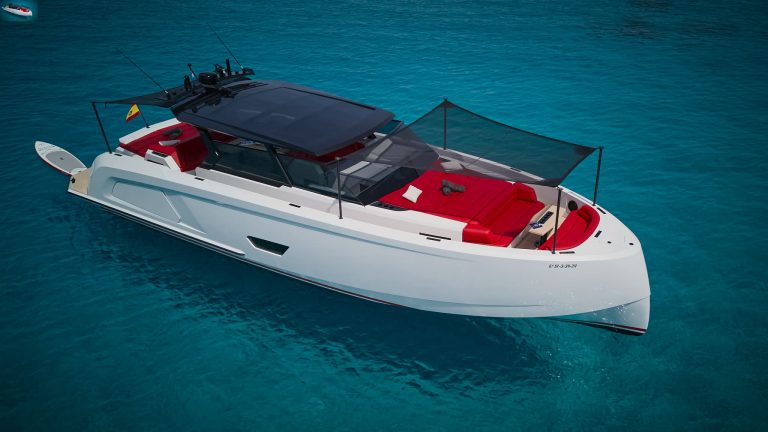 Bow of Vanquish VQ58 Real Diva - Yacht in Ibiza