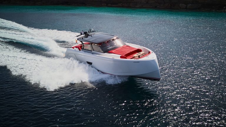 Sailing of Vanquish VQ58 Real Diva - Yacht in Ibiza