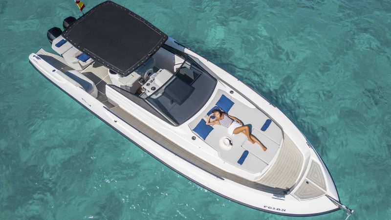 Bow sundeck of Rio Daytona 34 Memory maker I - Motorboat in Ibiza