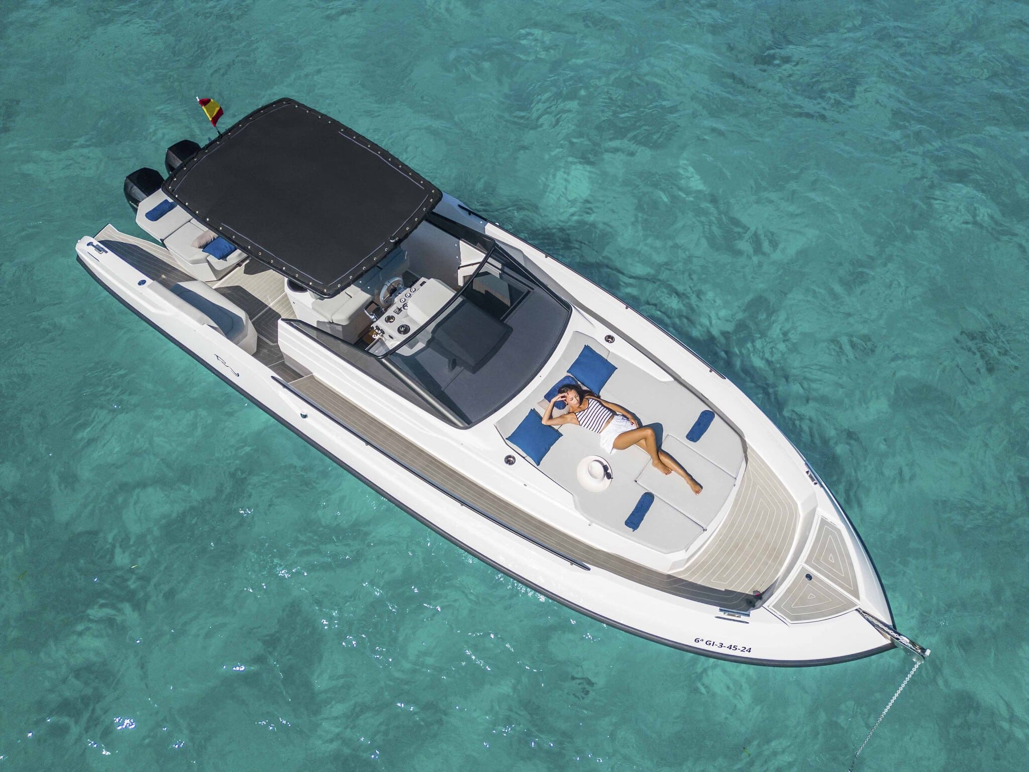 Bow sundeck of Rio Daytona 34 Memory maker I - Motorboat in Ibiza