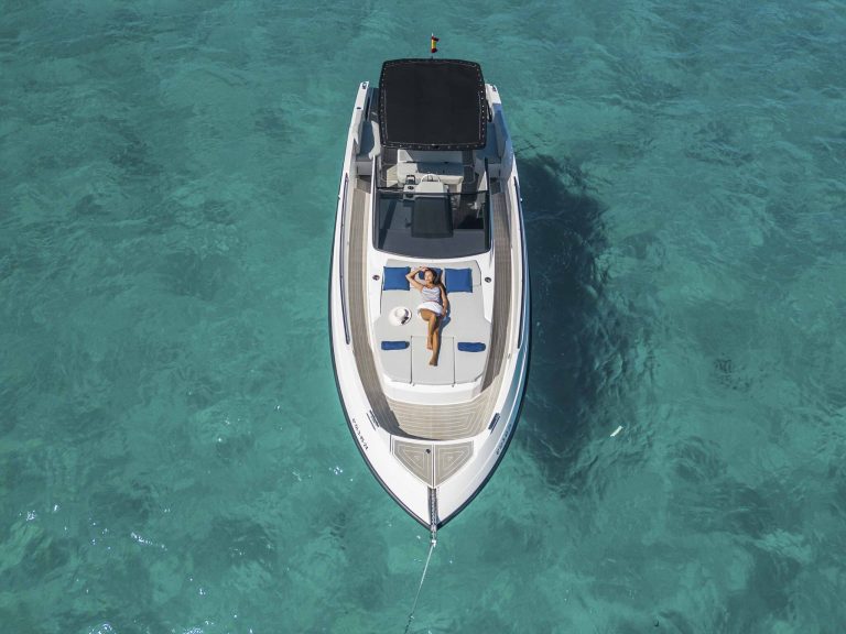 Bow of Rio Daytona 34 Memory maker I - Motorboat in Ibiza