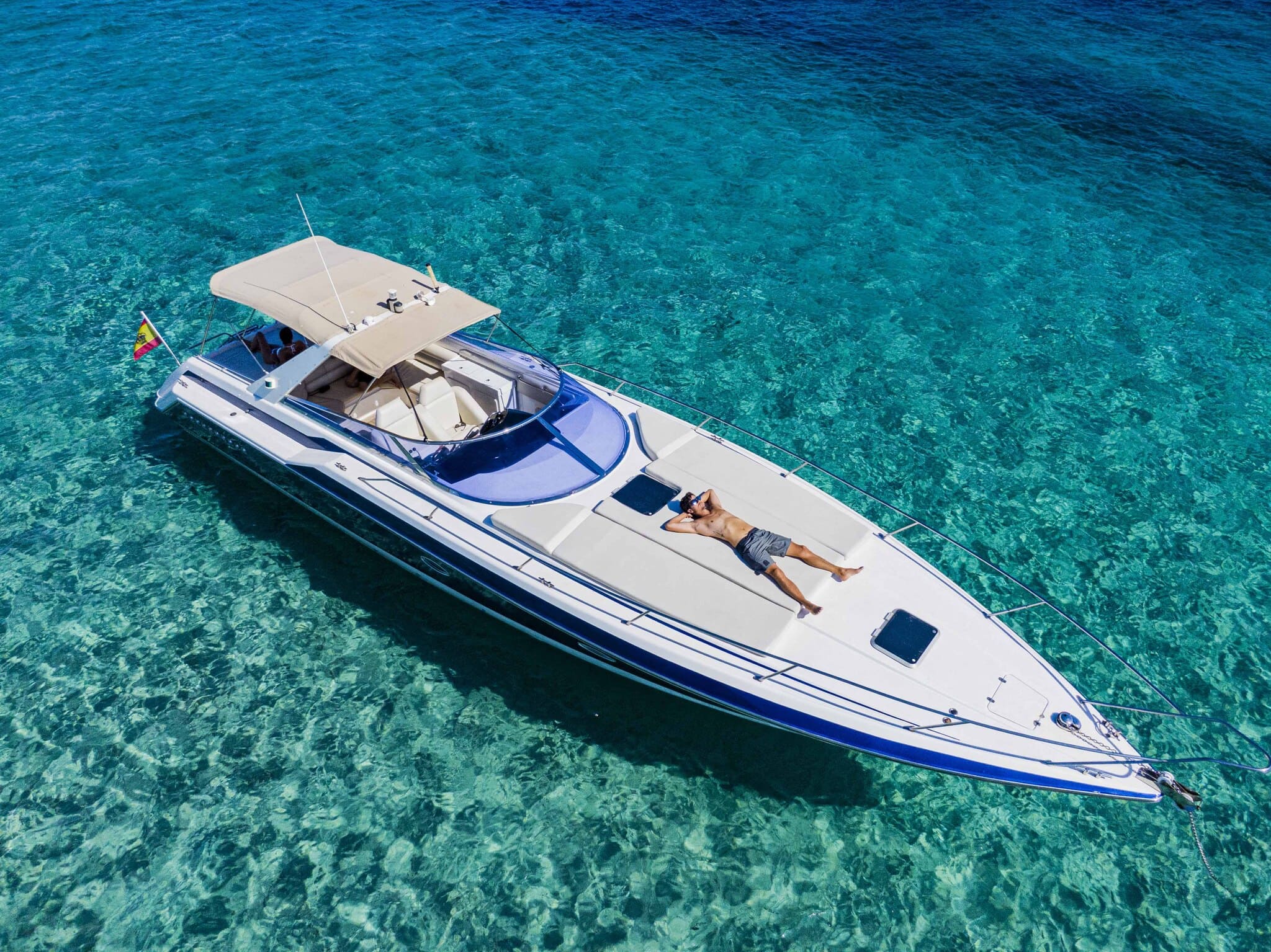 Bow sundeck of Sunseeker Superhawk 43 Be Happy - Yacht in Ibiza