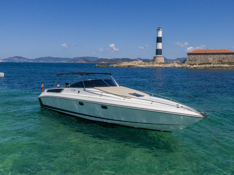 Starboard view of Tullio Abbate 33 Always Happy - Motorboat in Ibiza