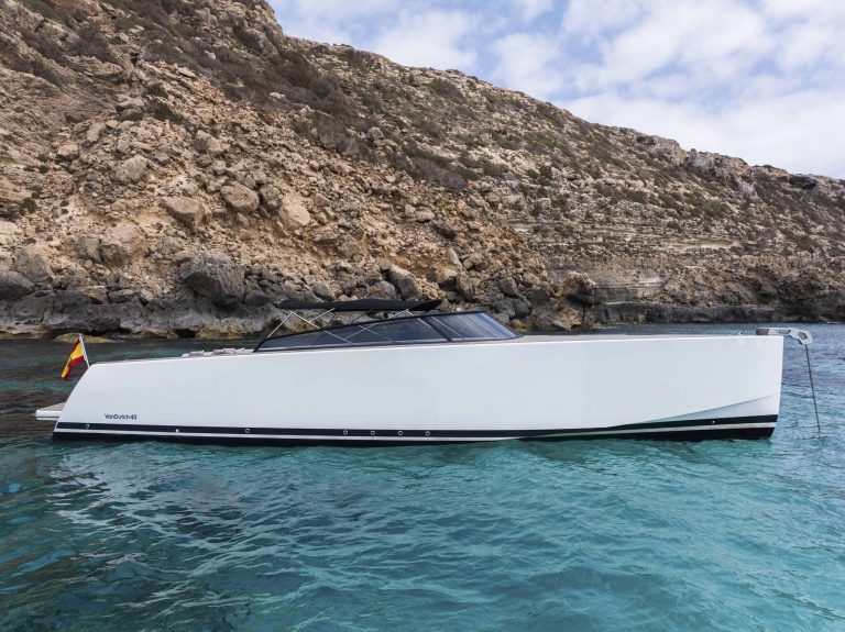 Starboard view of Van Dutch 40 Wolfman - Yacht in Ibiza