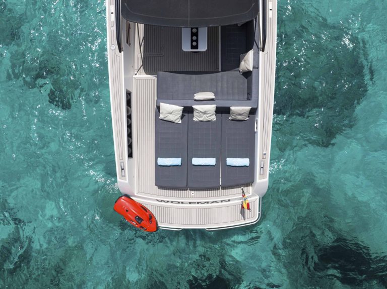 Sundeck of Van Dutch 40 Wolfman - Yacht in Ibiza