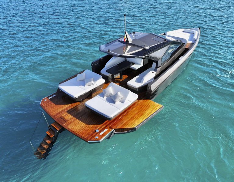 Stern of Wally 50 "Wally 50 Sport" - Yacht in Ibiza