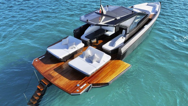 Stern of Wally 50 "Wally 50 Sport" - Yacht in Ibiza