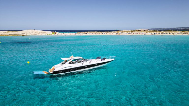 Starboard view of Sunseeker Superhawk 48 Vista Alegre III - Yacht in Ibiza